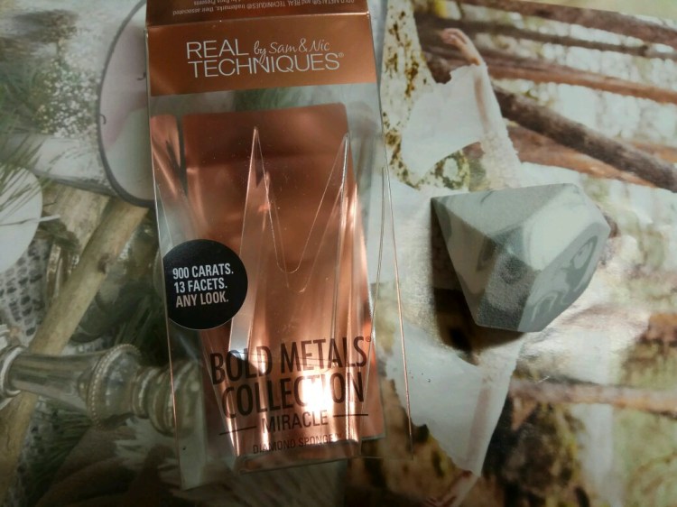 REAL TECHNIQUES BOLD METALS