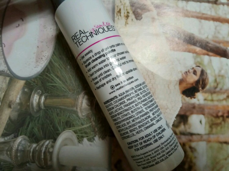 REAL TECHNIQUES BRUSH CLEANSING GEL