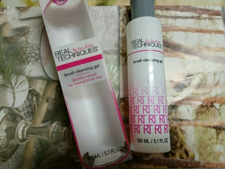 REAL TECHNIQUES BRUSH CLEANSING GEL